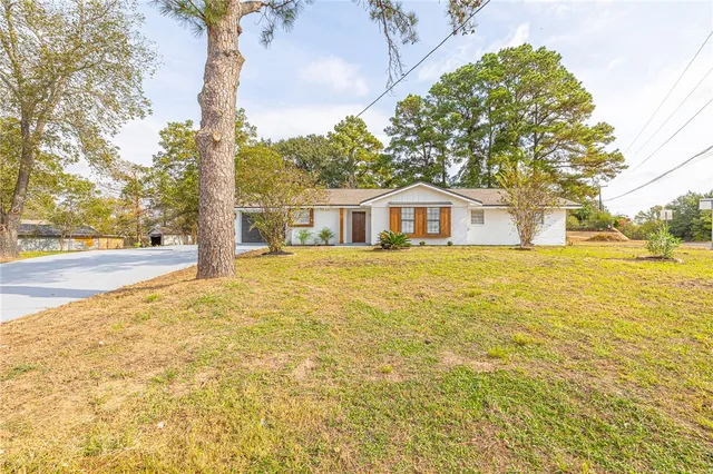 $195,000 | 707 Norwood Lane, Hearne, TX 77859