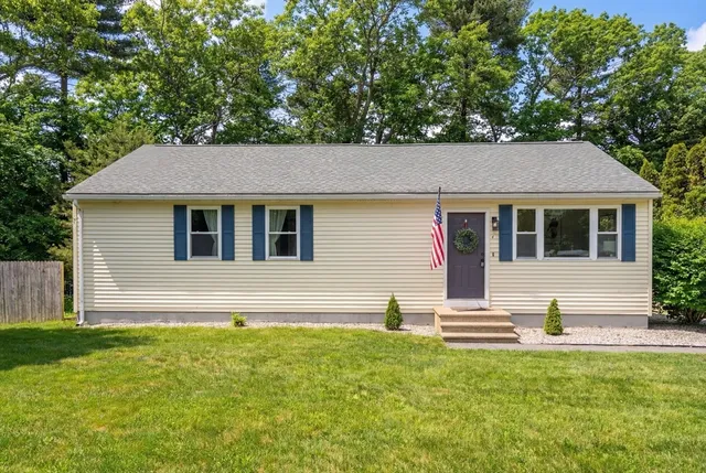 $399,900 | 4 French River Circle, Oxford, MA 01540