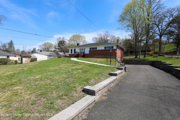 $3,950 | 111 Zandhoek Road, Hurley, NY 12443