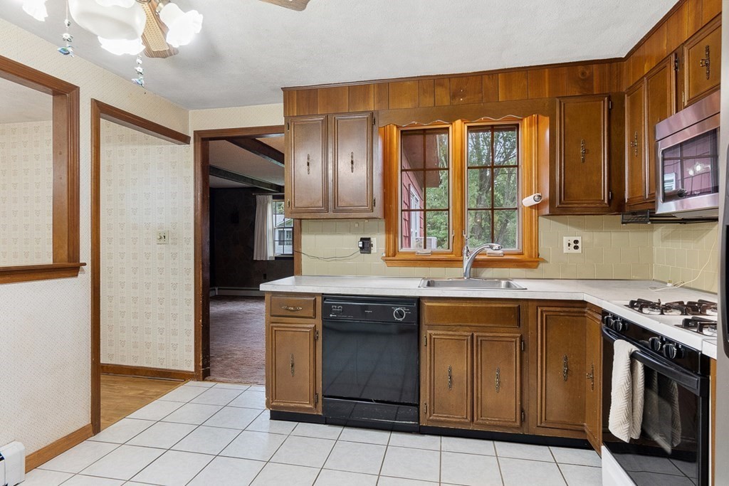 36 Minuteman Road Acton, MA 01720 - Photo 17 of 38 Gallery Image 17