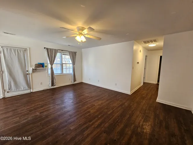 $1,550 | 403 Somerset Cove, Jacksonville, NC 28546