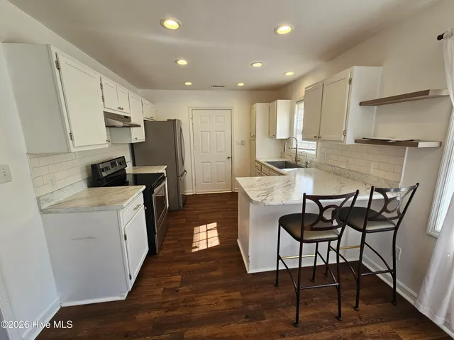 $1,550 | 403 Somerset Cove, Jacksonville, NC 28546