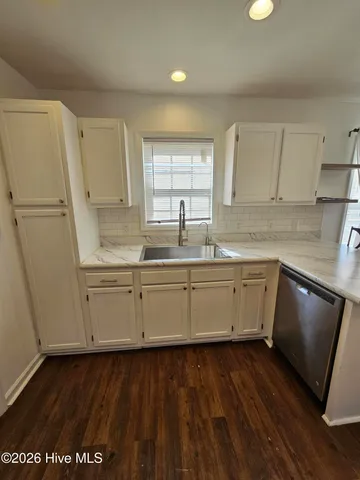 $1,550 | 403 Somerset Cove, Jacksonville, NC 28546