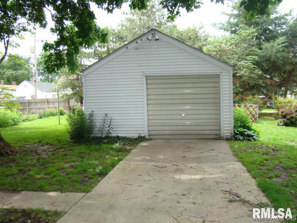 1059 North Walnut Street Springfield, IL 62702 - Photo 19 of 22