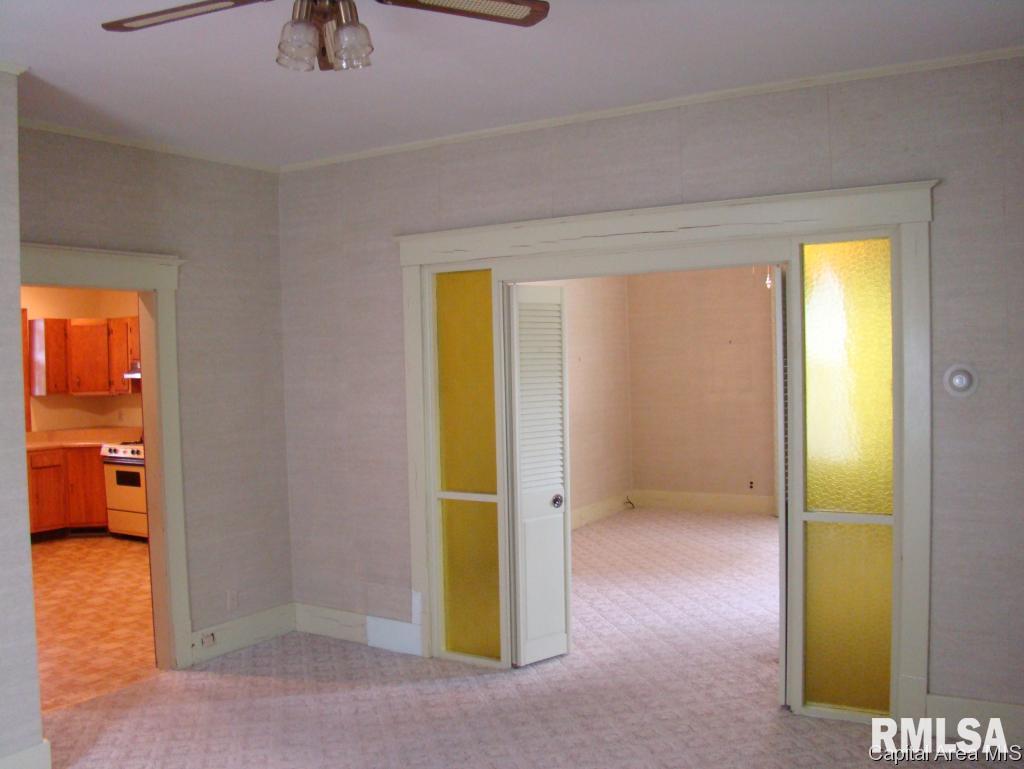 1059 North Walnut Street Springfield, IL 62702 - Photo 7 of 22