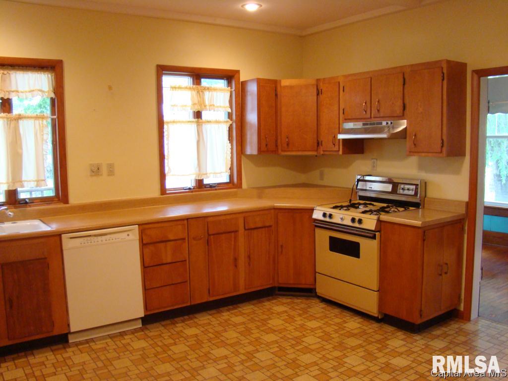 1059 North Walnut Street Springfield, IL 62702 - Photo 8 of 22