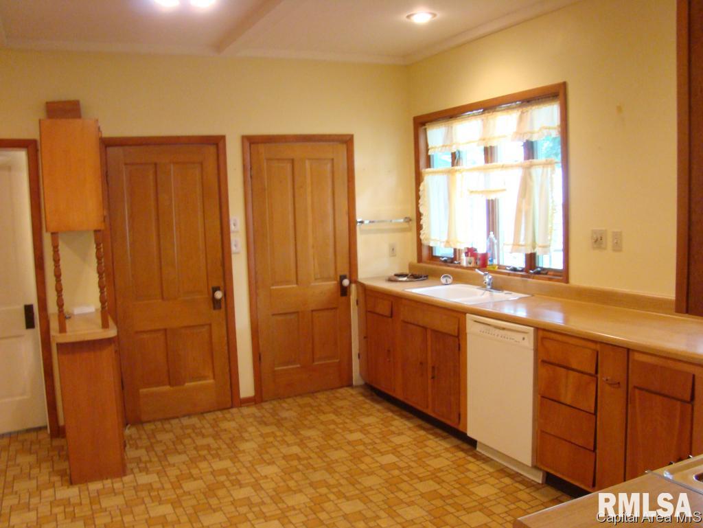 1059 North Walnut Street Springfield, IL 62702 - Photo 9 of 22