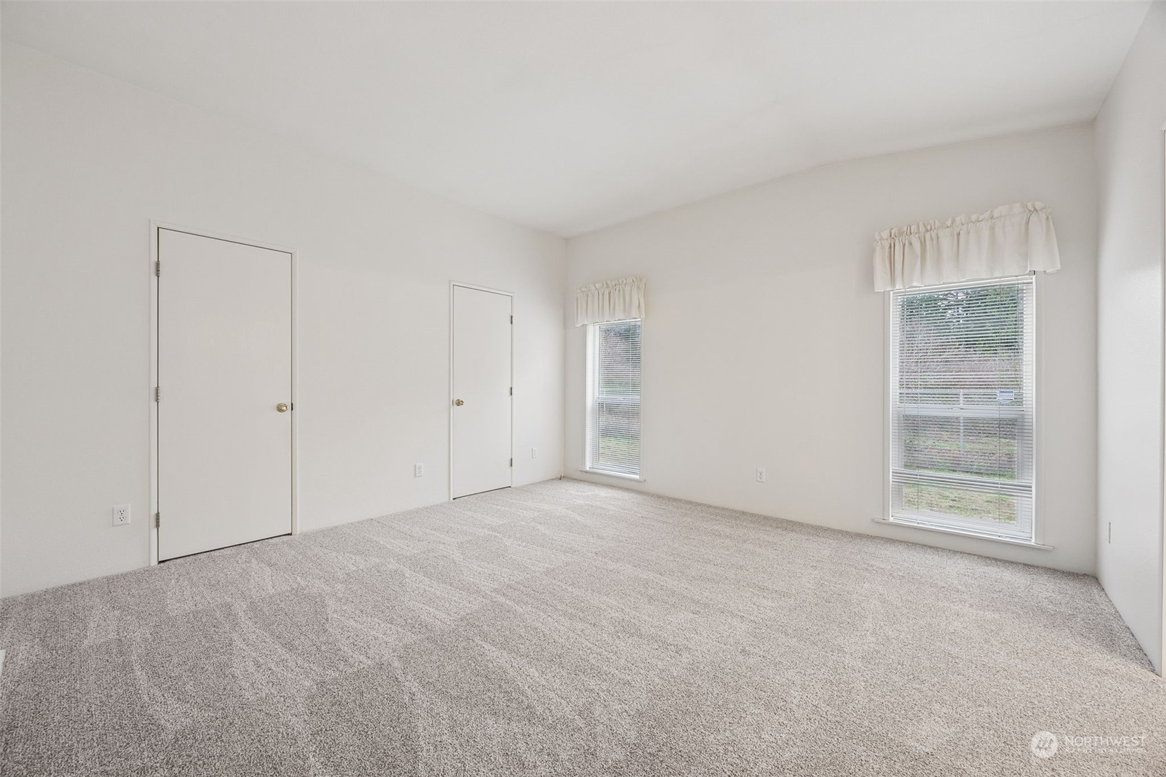 7420 Rainier Road Southeast Olympia, WA 98513 - Photo 15 of 30 Gallery Image 15