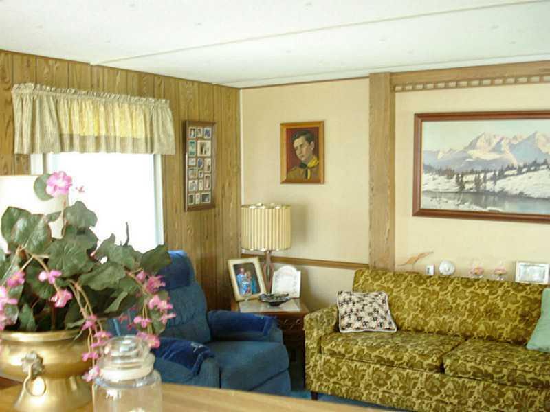 40 Main Street Grand Isle, ME 04746 - Photo 14 of 17 Living Room.