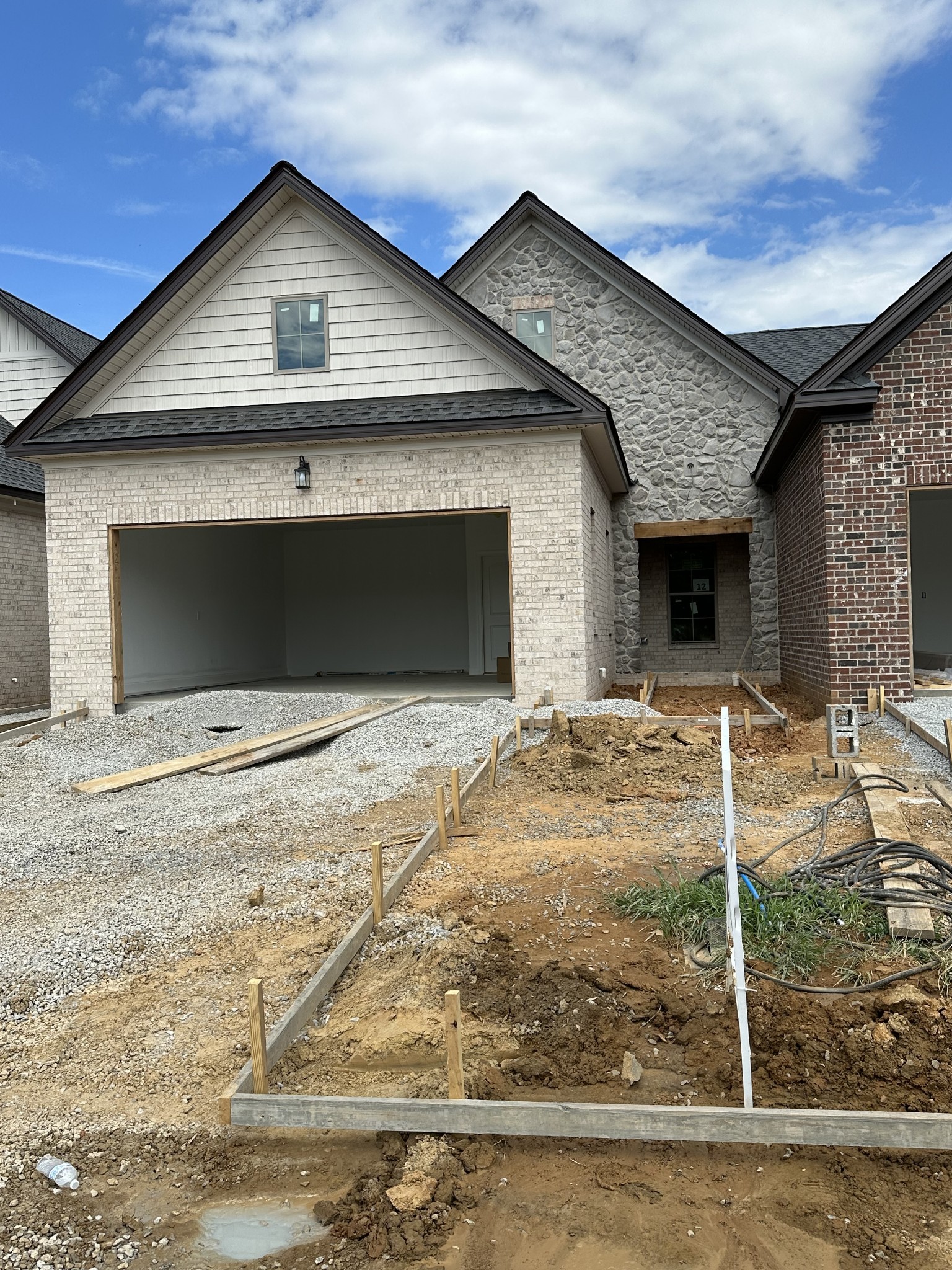 483 West Foxrun Springfield, TN 37172 - Photo 8 of 15 a front view of a house with garden