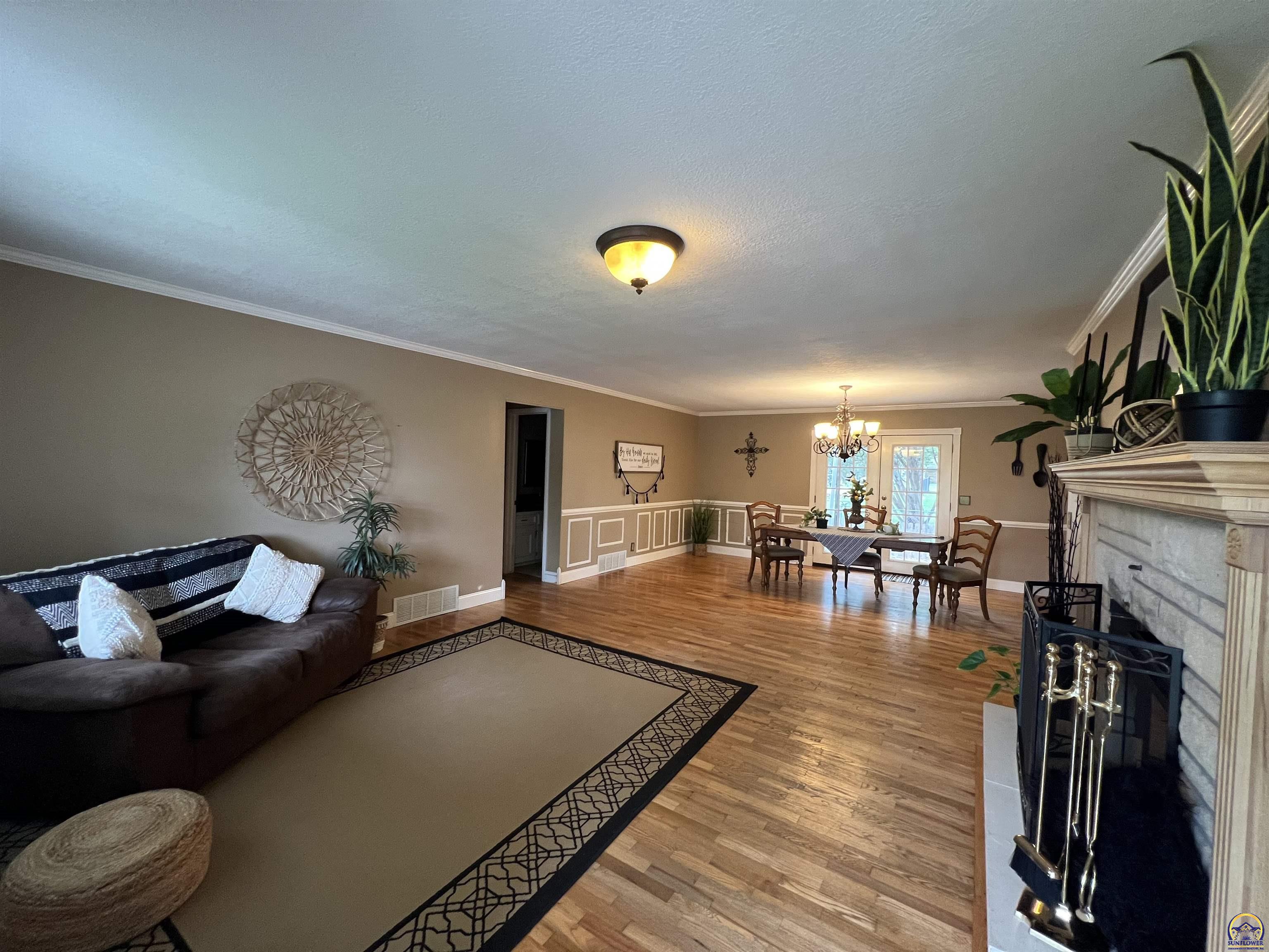 1113 Prairie Street Emporia, KS 66801 - Photo 2 of 19