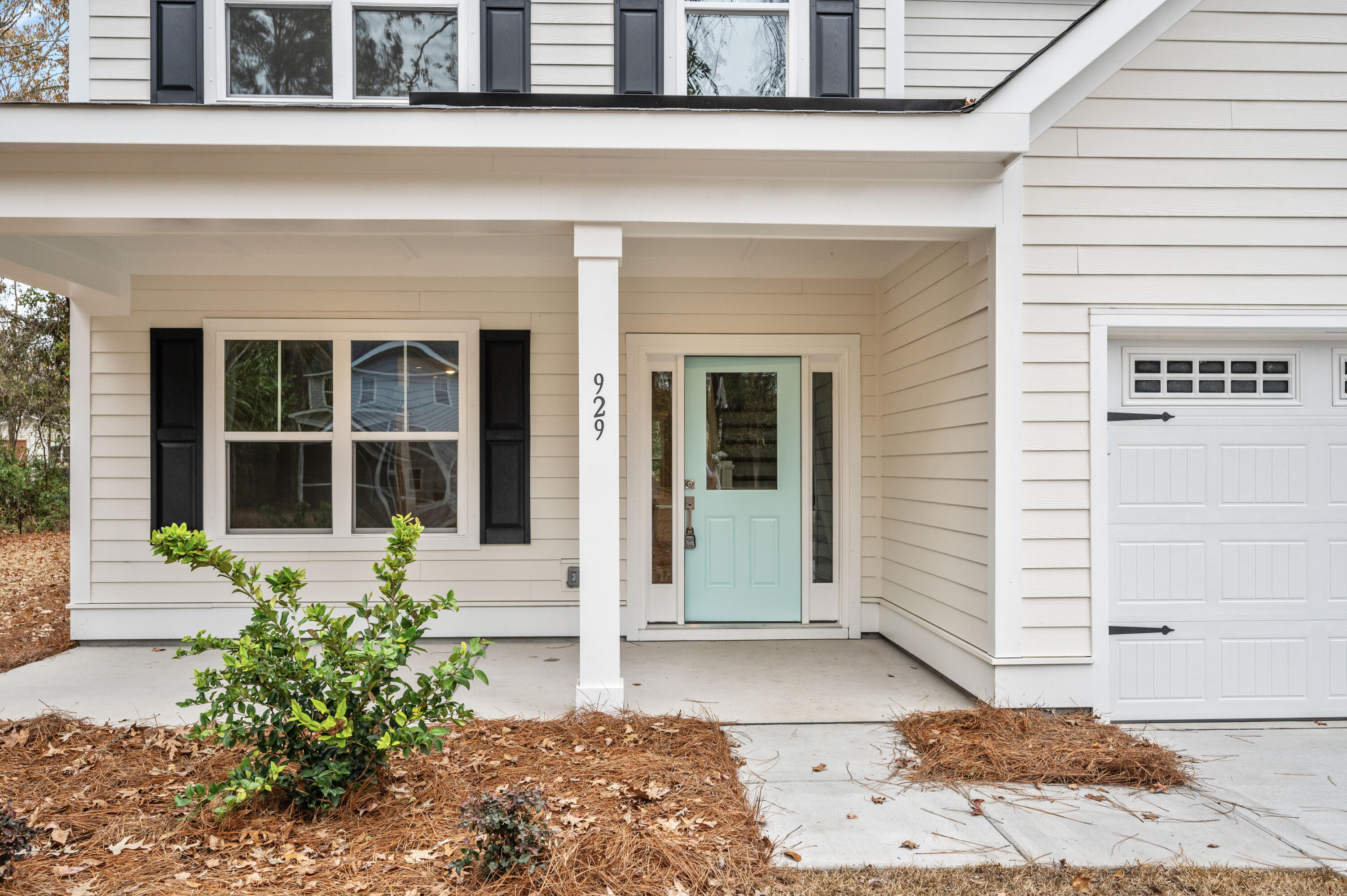 929 Long Point Road Mount Pleasant, SC 29464 - Photo 3 of 26 DSC_0477