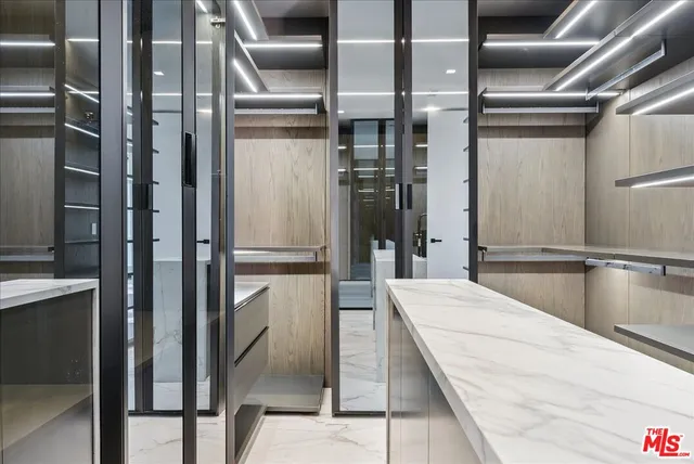 $32,500 | 213 South La Peer Drive, Beverly Hills, CA 90211