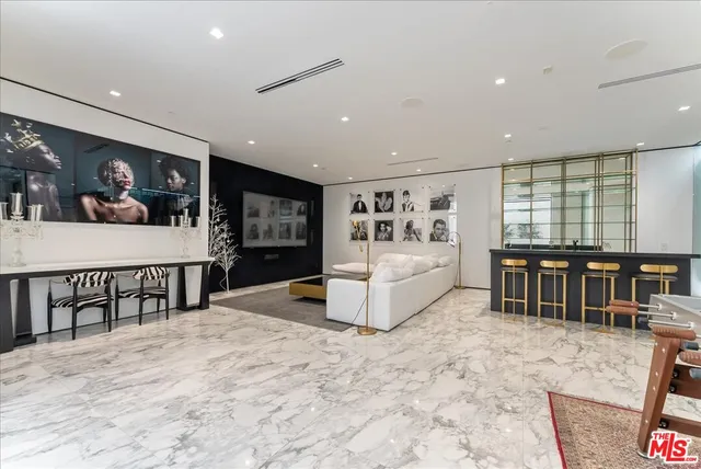 $32,500 | 213 South La Peer Drive, Beverly Hills, CA 90211