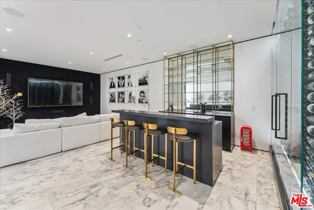 $32,500 | 213 South La Peer Drive, Beverly Hills, CA 90211