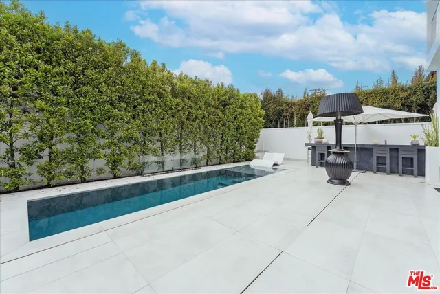 $32,500 | 213 South La Peer Drive, Beverly Hills, CA 90211