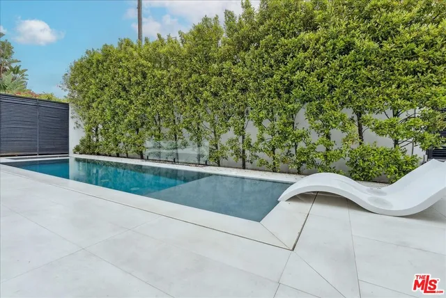 $32,500 | 213 South La Peer Drive, Beverly Hills, CA 90211