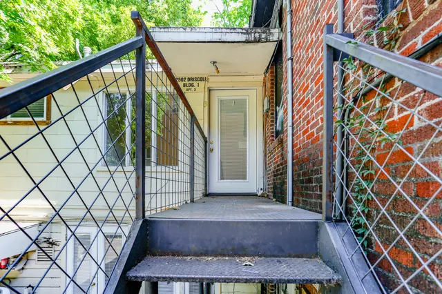 $1,300 | 2502 Driscoll Street, Unit 3, Houston, TX 77019