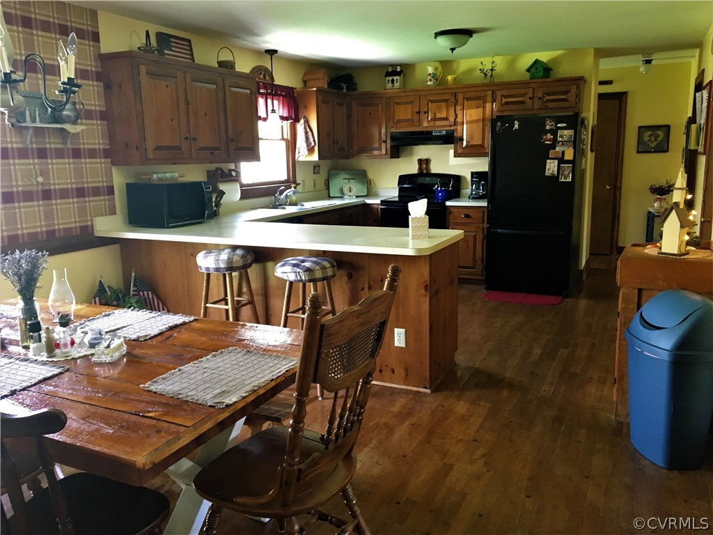 1606 Old Hundred Road Midlothian, VA 23112 - Photo 8 of 30 SPACIOUS EAT-IN KITCHEN WITH SOLID OAK FLOORS