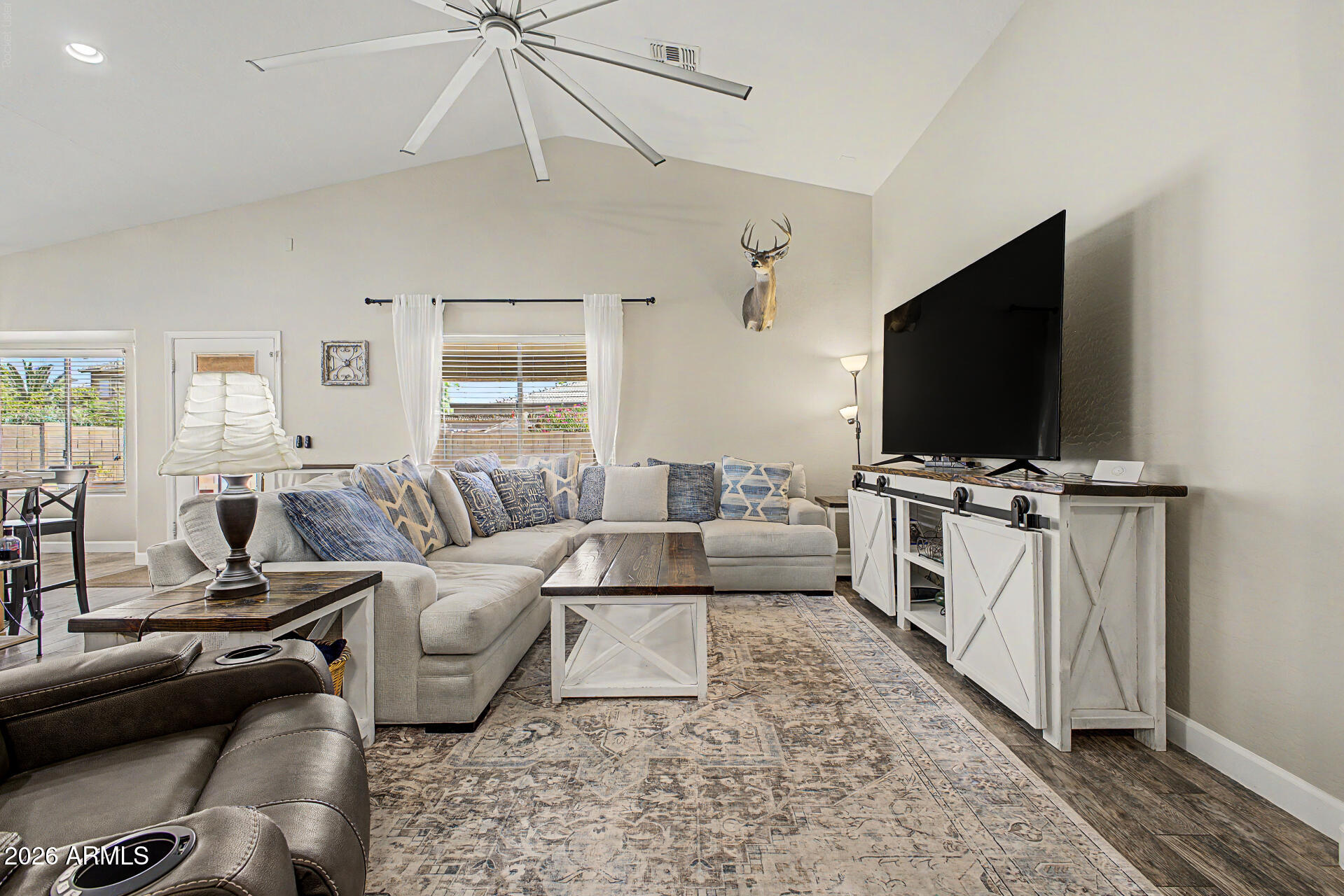 8013 West Cordes Road Phoenix, AZ 85043 - Photo 10 of 34 09 - Cordes