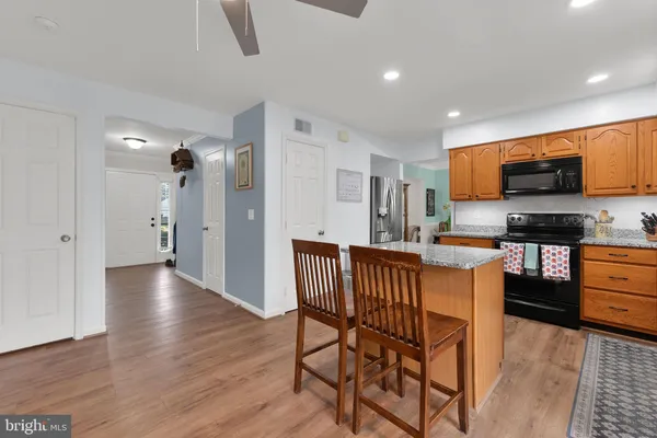 $3,900 | 15728 Beau Ridge Drive, Woodbridge, VA 22193
