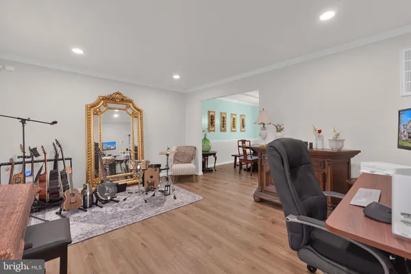 $3,900 | 15728 Beau Ridge Drive, Woodbridge, VA 22193