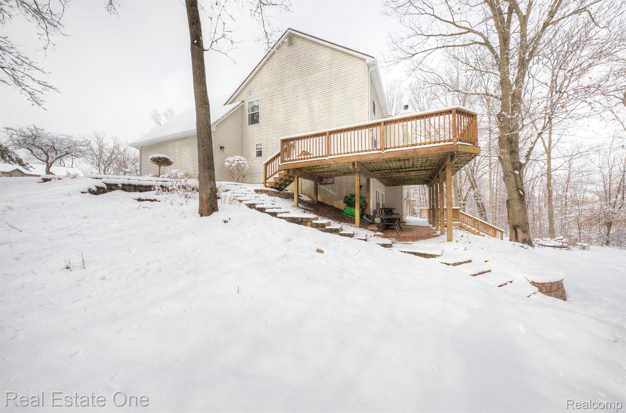3107 Hunters Way Pinckney, MI 48169 - Photo 6 of 80 Gallery Image 6