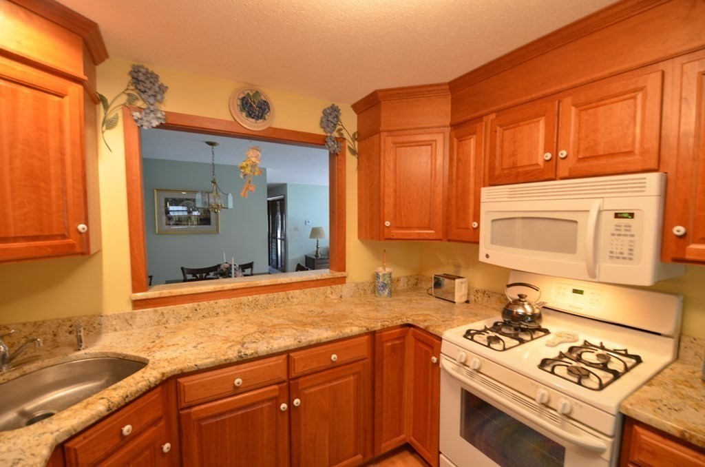 16 Spruce Pond Road, Unit 16 Franklin, MA 02038 - Photo 4 of 23 Gallery Image 4