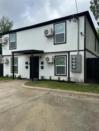 $1,200 | 407 North Justin Avenue, Unit D, Dallas, TX 75211