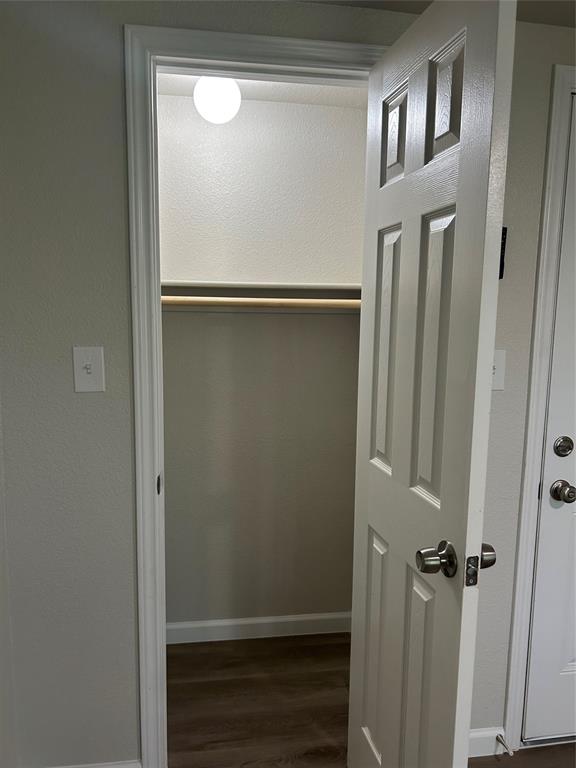 407 North Justin Avenue, Unit D Dallas, TX 75211 - Photo 7 of 15