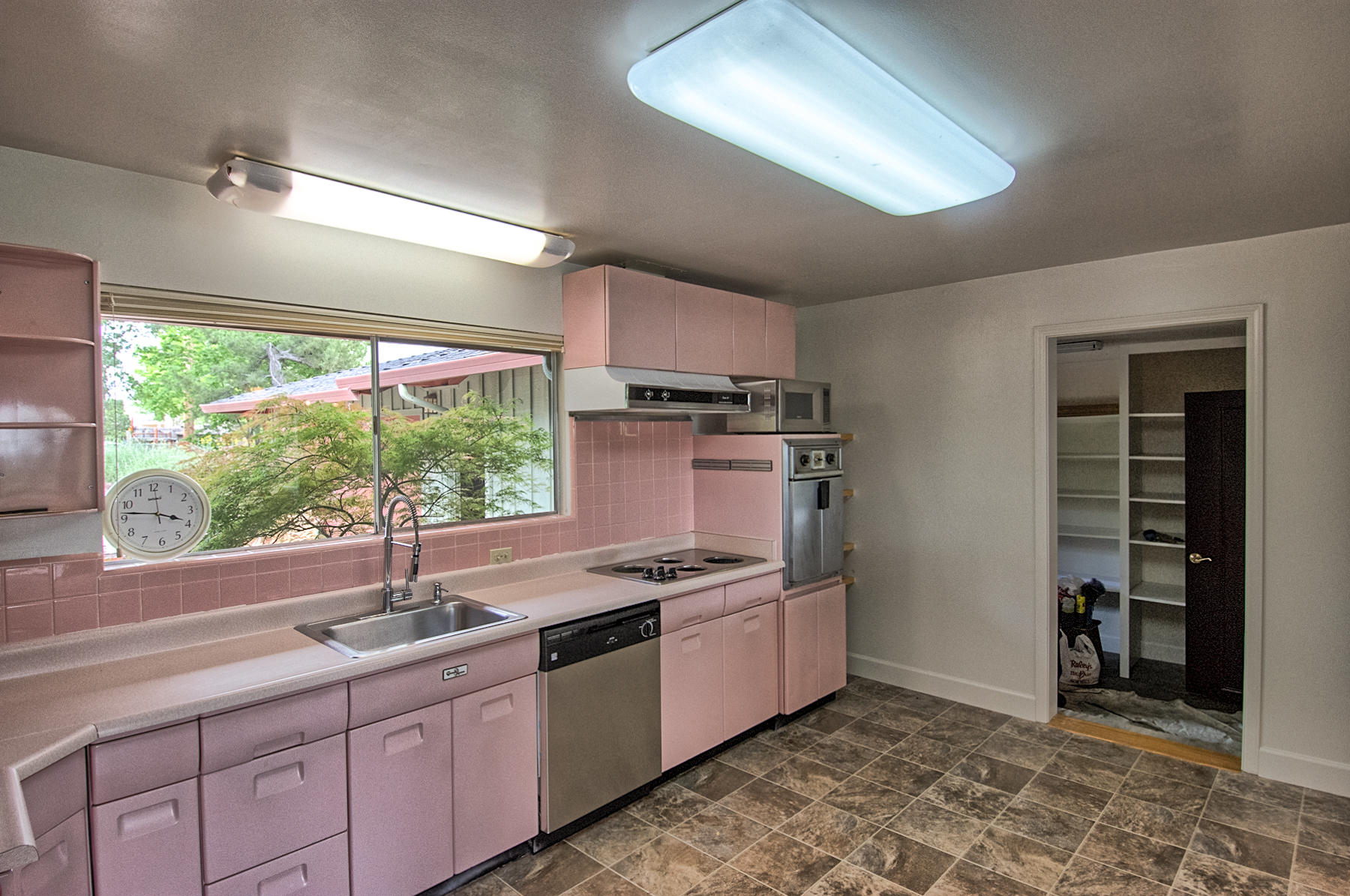3395 Santa Rosa Way Redding, CA 96003 - Photo 13 of 61 santa rosa-138
