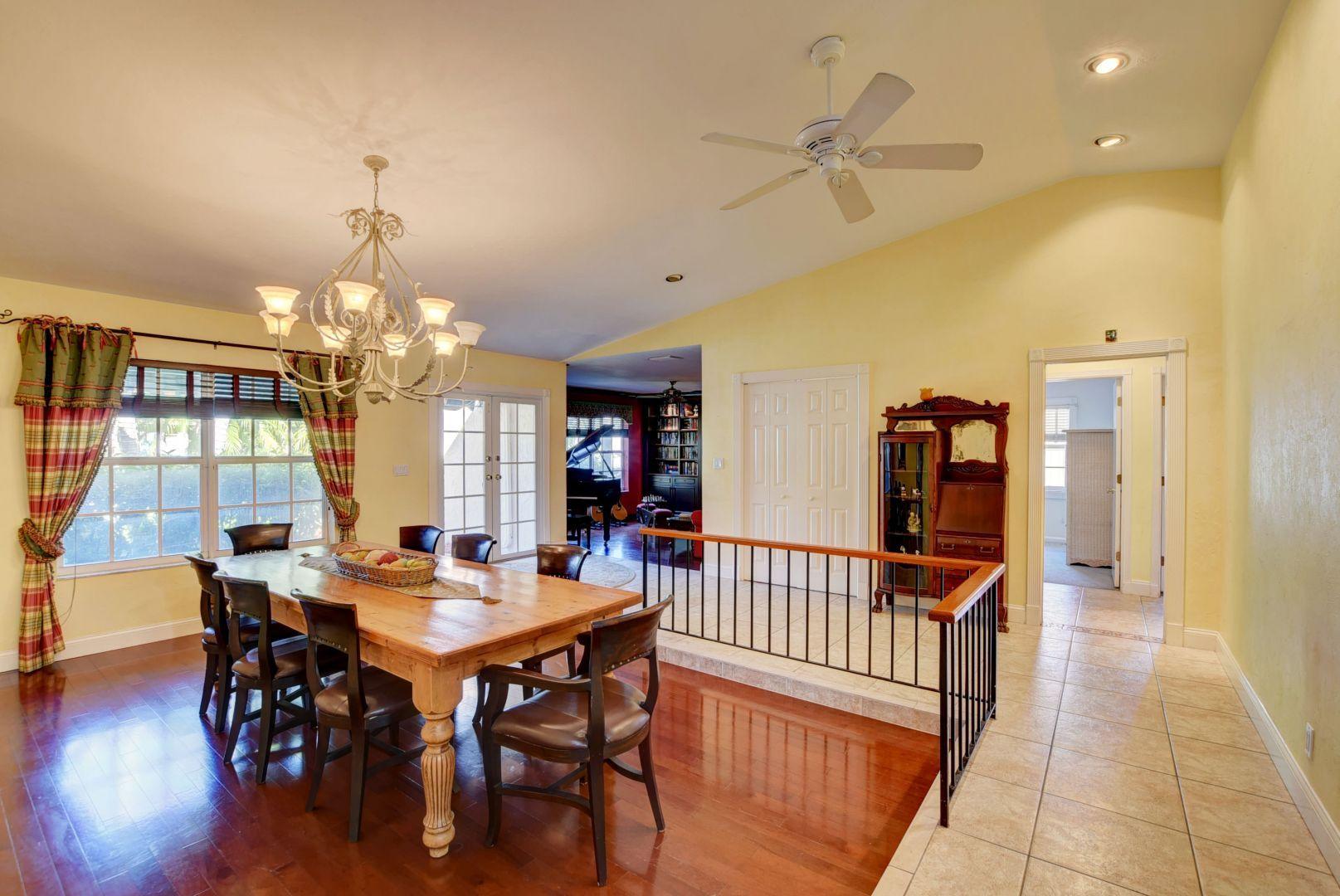 2068 Southwest 8th Avenue Boca Raton, FL 33486 - Photo 6 of 35 DINING / HALL / LIVING ROOM