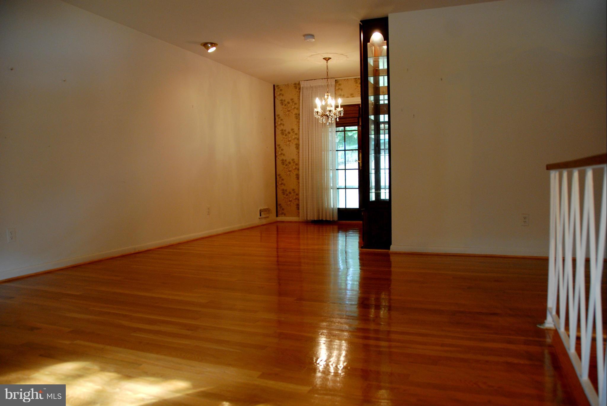 6306 Alberta Street Springfield, VA 22152 - Photo 5 of 21 Interior (General)