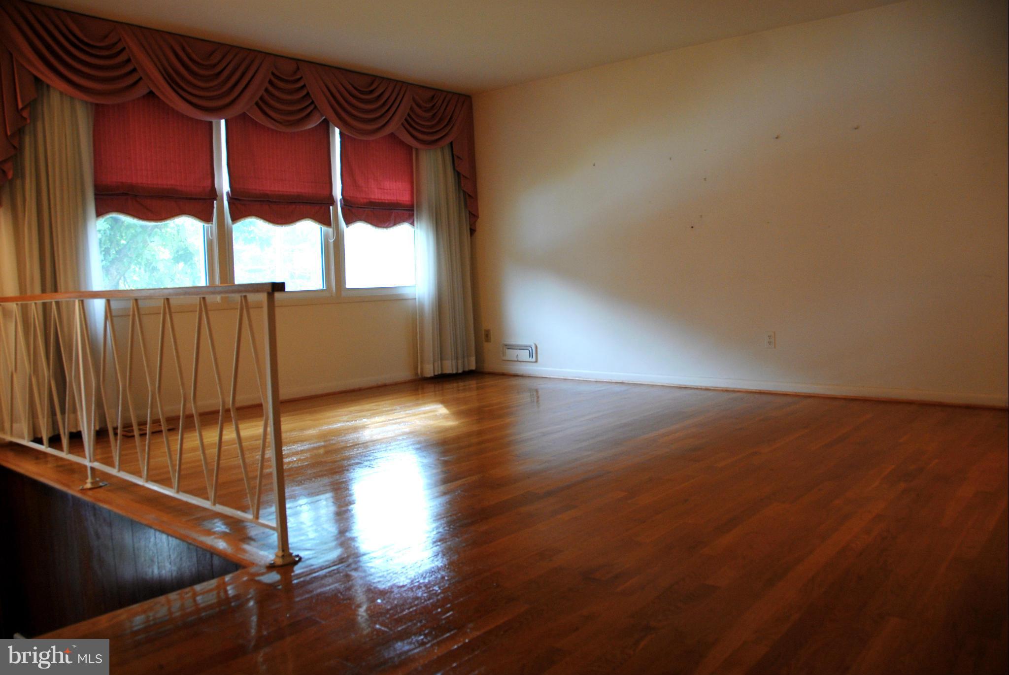 6306 Alberta Street Springfield, VA 22152 - Photo 6 of 21 Family Room