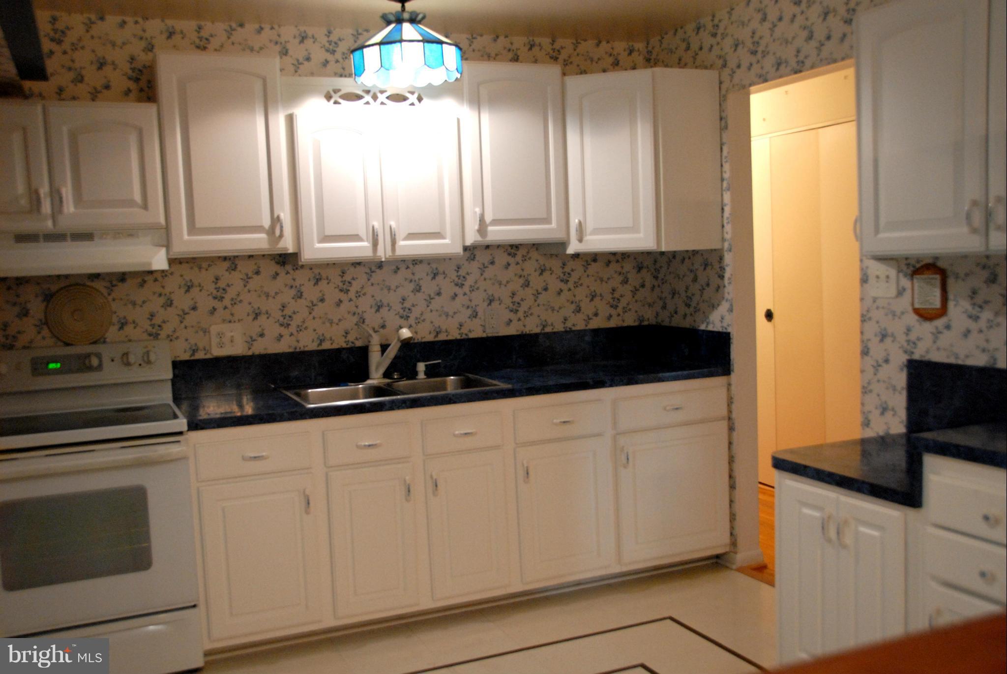 6306 Alberta Street Springfield, VA 22152 - Photo 9 of 21 Kitchen