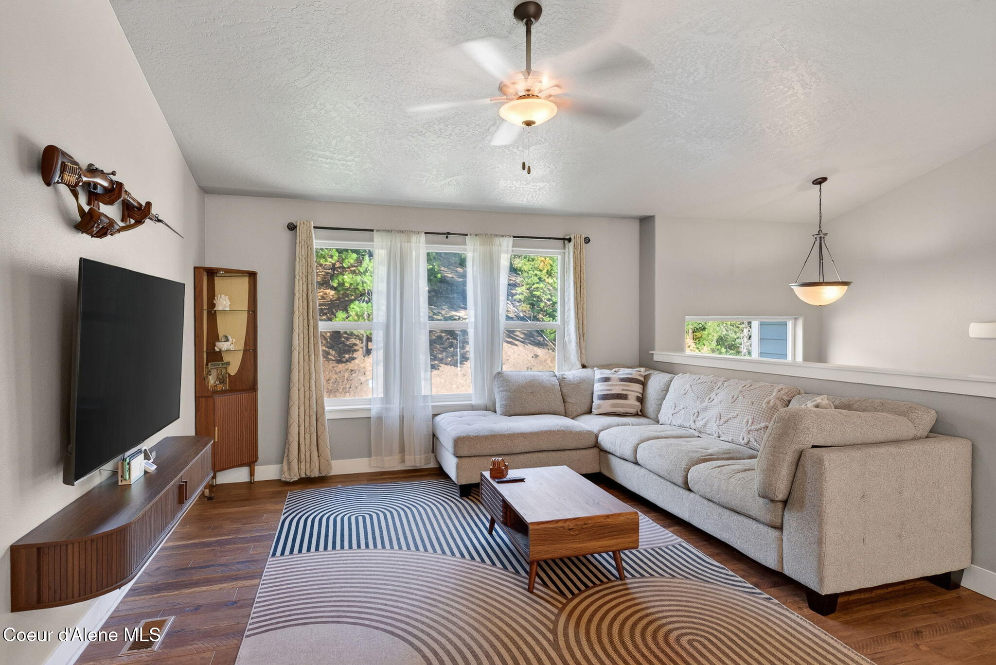 205 Old Farm Road Pinehurst, ID 83850 - Photo 21 of 91 Living Room
