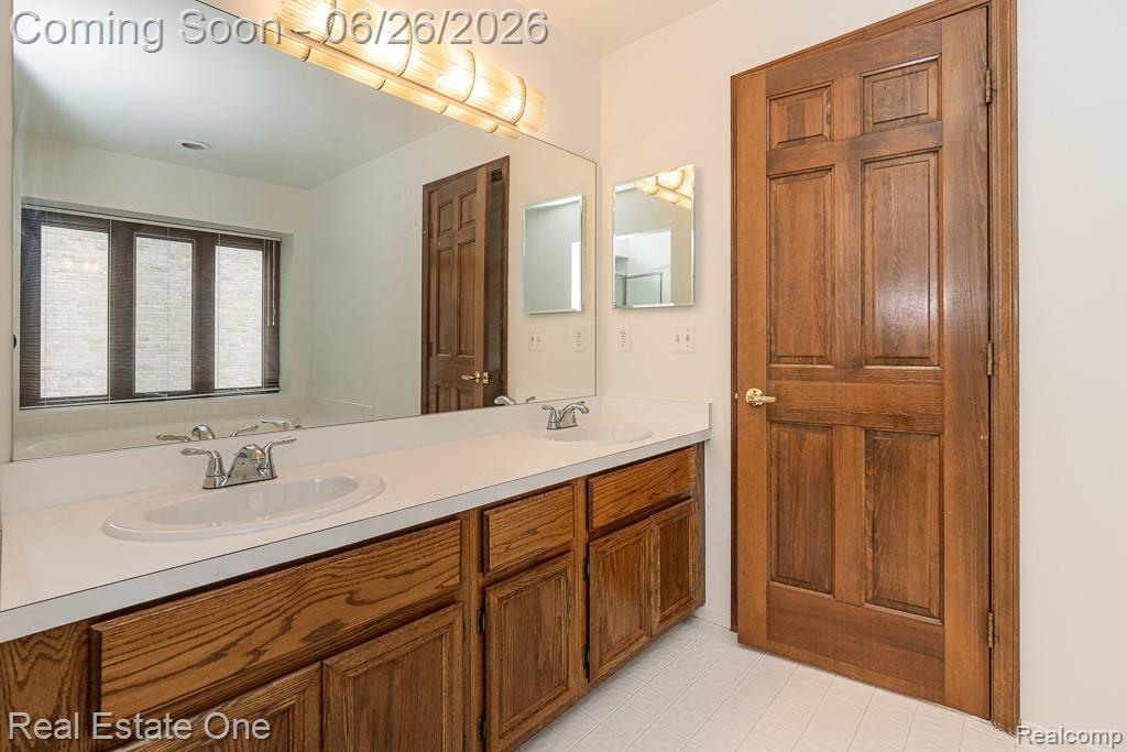 2898 Eagle Drive Rochester, MI 48309 - Photo 28 of 52 2898 Eagle_MLS-033.jpg