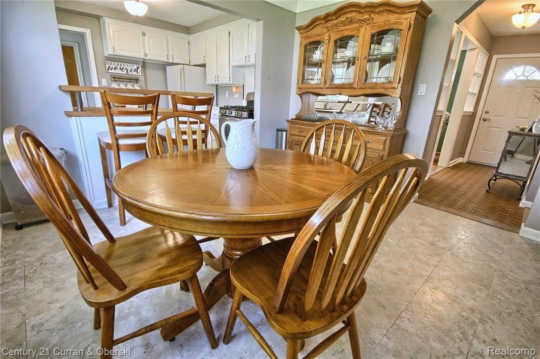 9881 Reeck Road Allen Park, MI 48101 - Photo 12 of 29 Breakfast_Nook_2nd_View.jpg