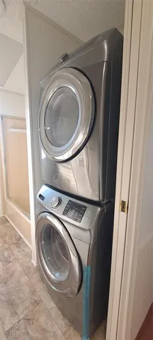 a close up view of washer and dryer