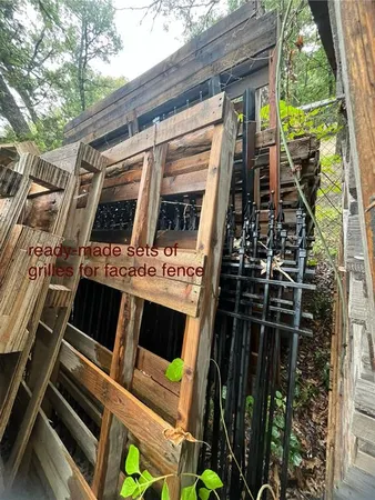 a view of a livingroom with furniture