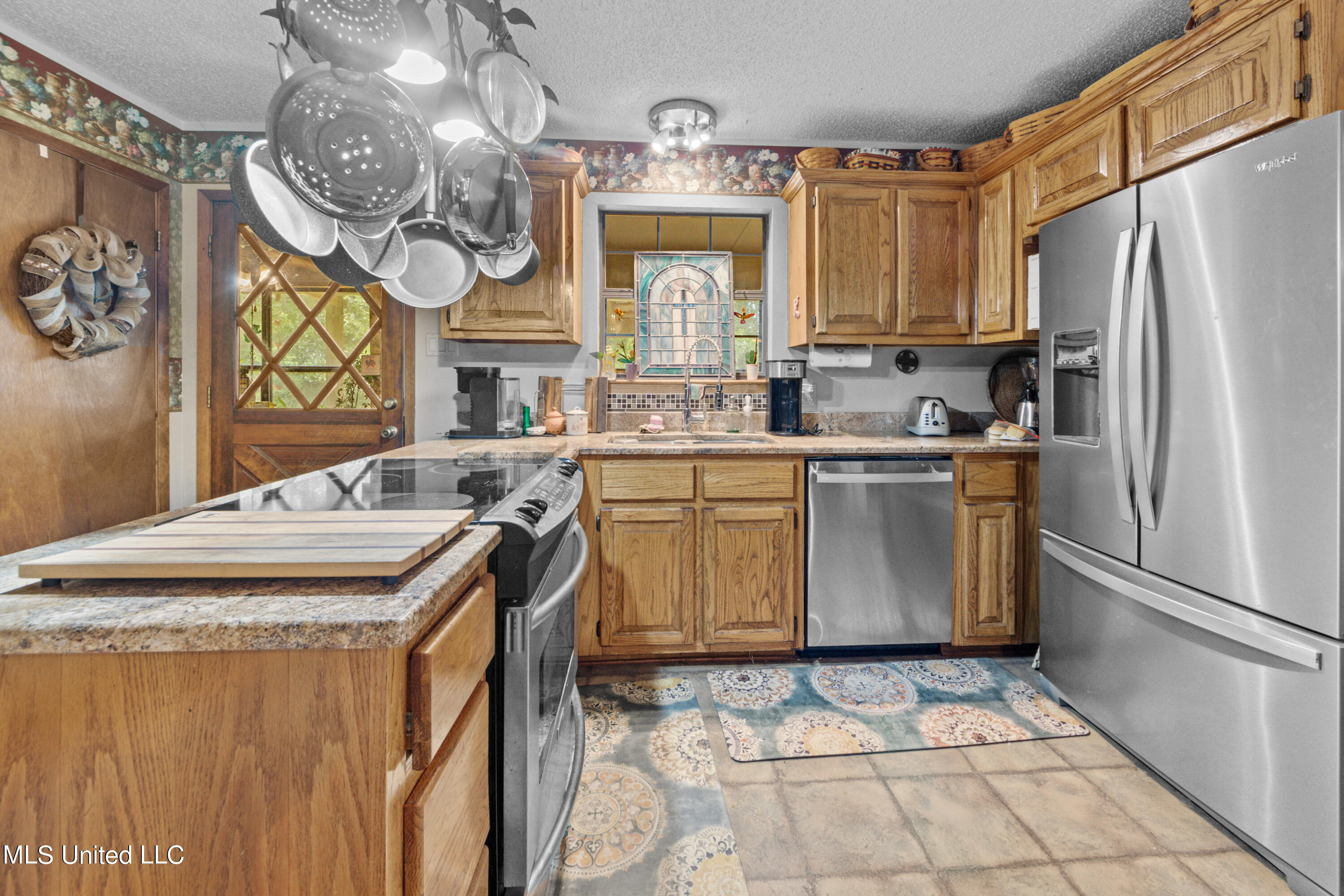 12144 Shorecrest Road Biloxi, MS 39532 - Photo 15 of 34 Main home Kitchen