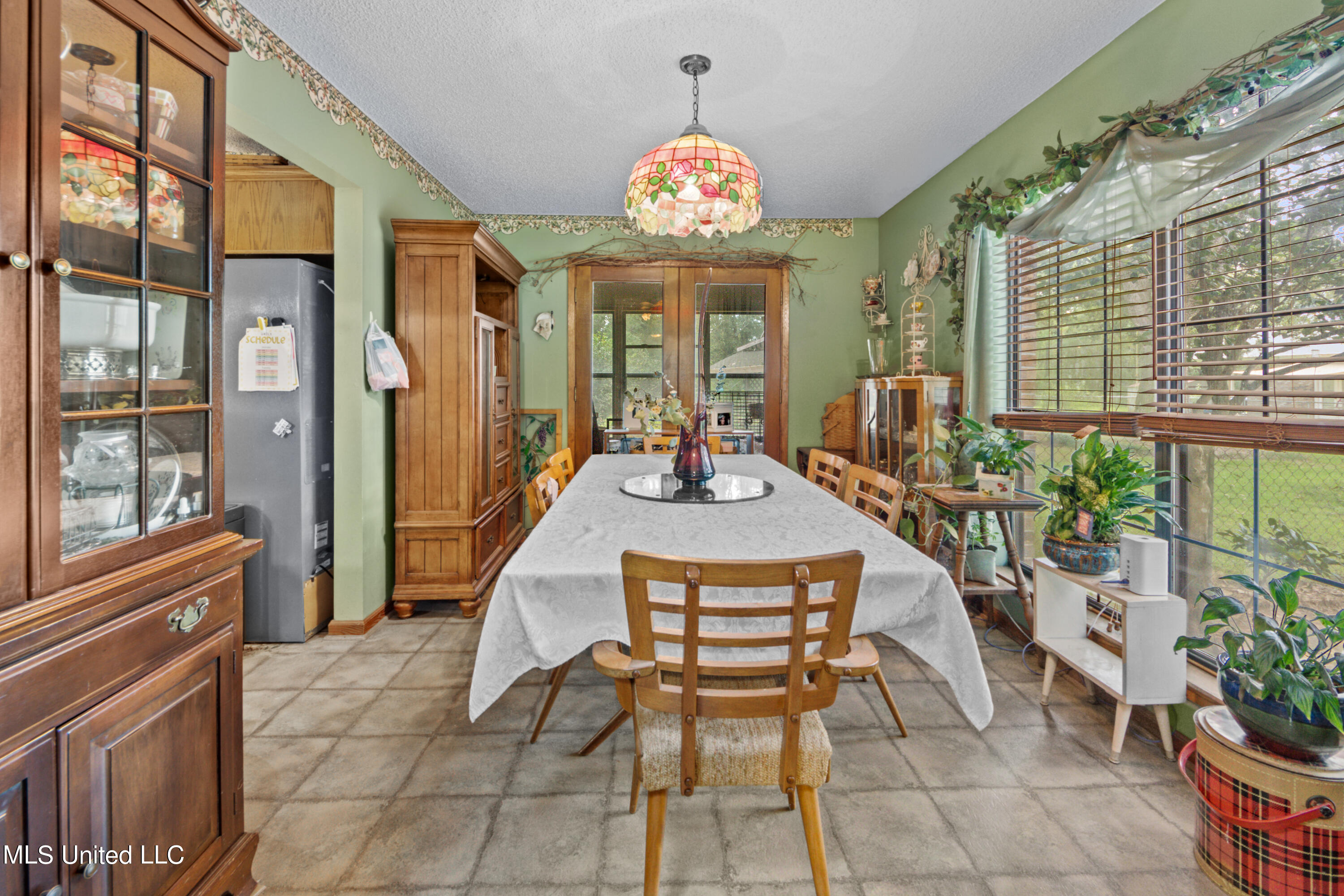 12144 Shorecrest Road Biloxi, MS 39532 - Photo 16 of 34 Main home Dining room
