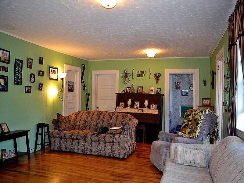 8 Porter Settlement Road Houlton, ME 04730 - Photo 9 of 34 Living Room.