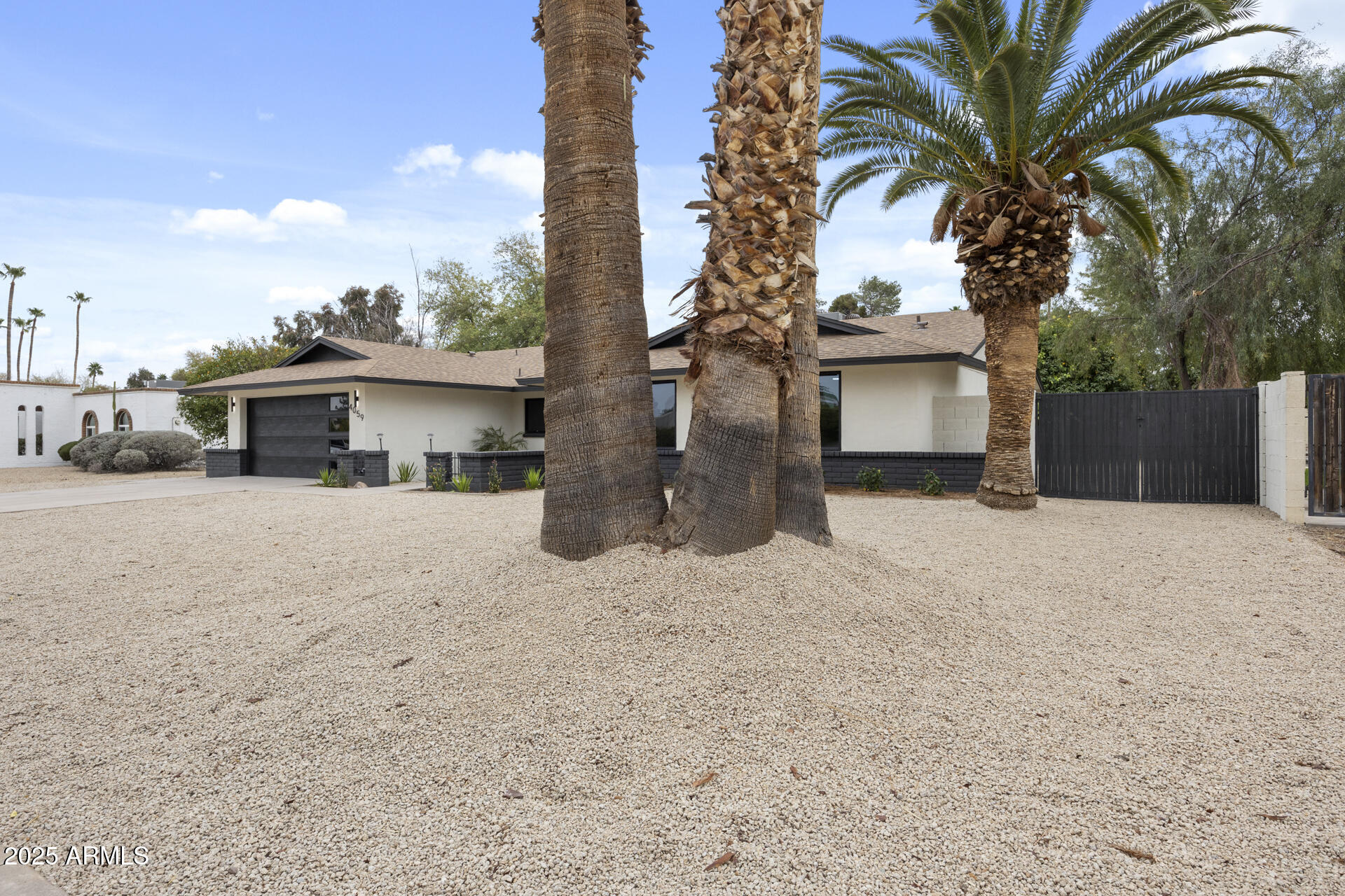 4059 East Cholla Street Phoenix, AZ 85028 - Photo 4 of 70 Front