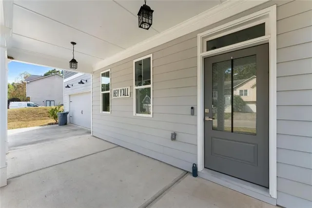 a view of an entryway of the house