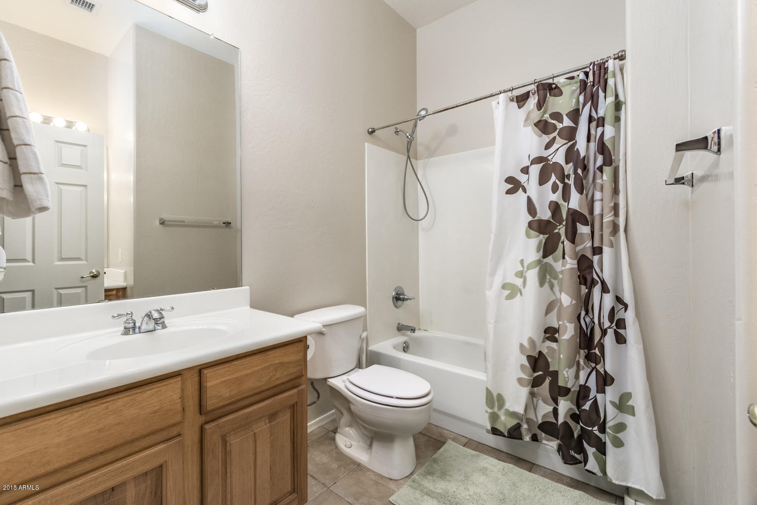 43279 West Venture Road Maricopa, AZ 85138 - Photo 16 of 22 2nd Bathroom, dual vanities