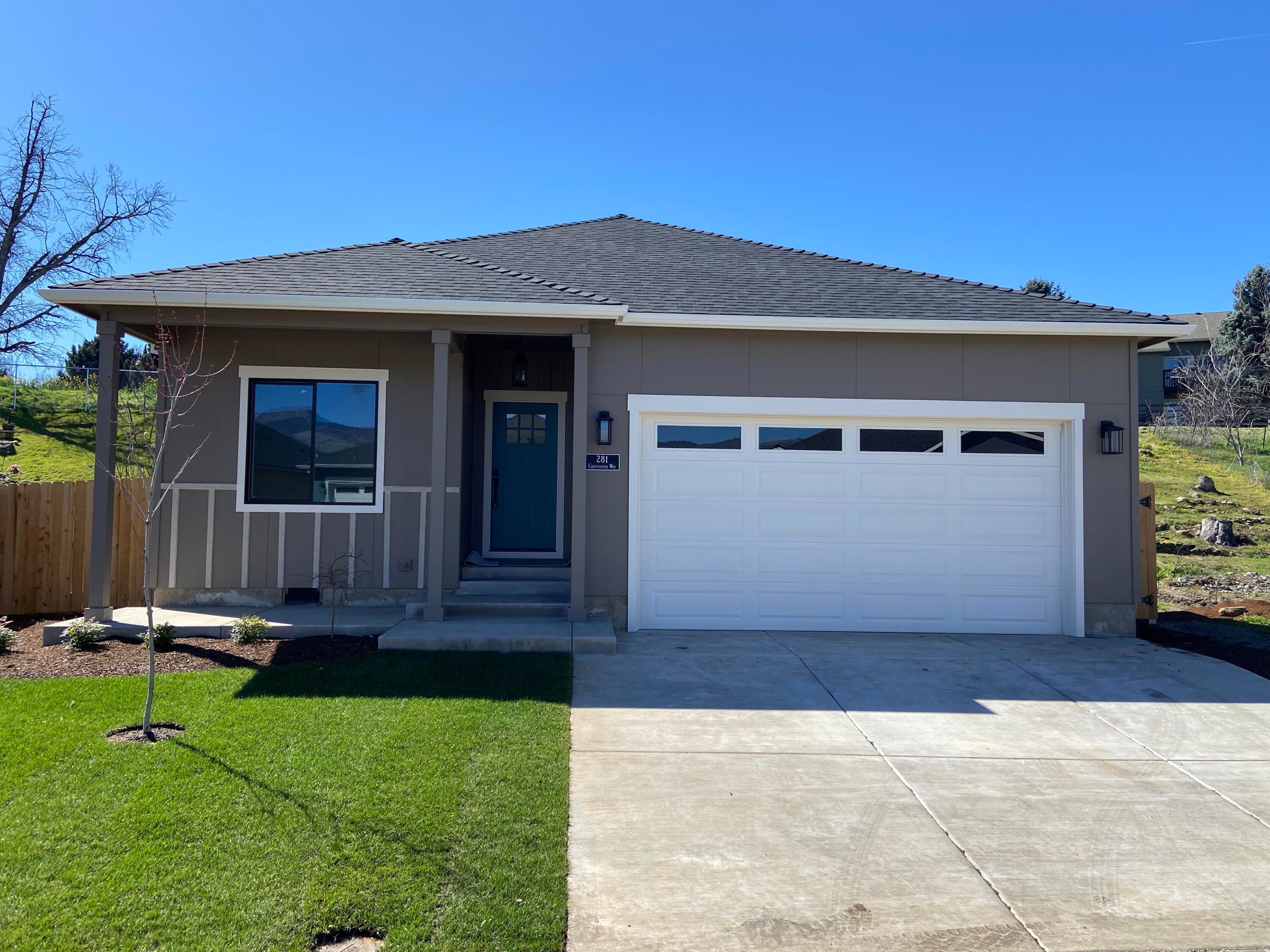 281 Christopher Way Talent, OR 97540 - Photo 1 of 22 Exterior