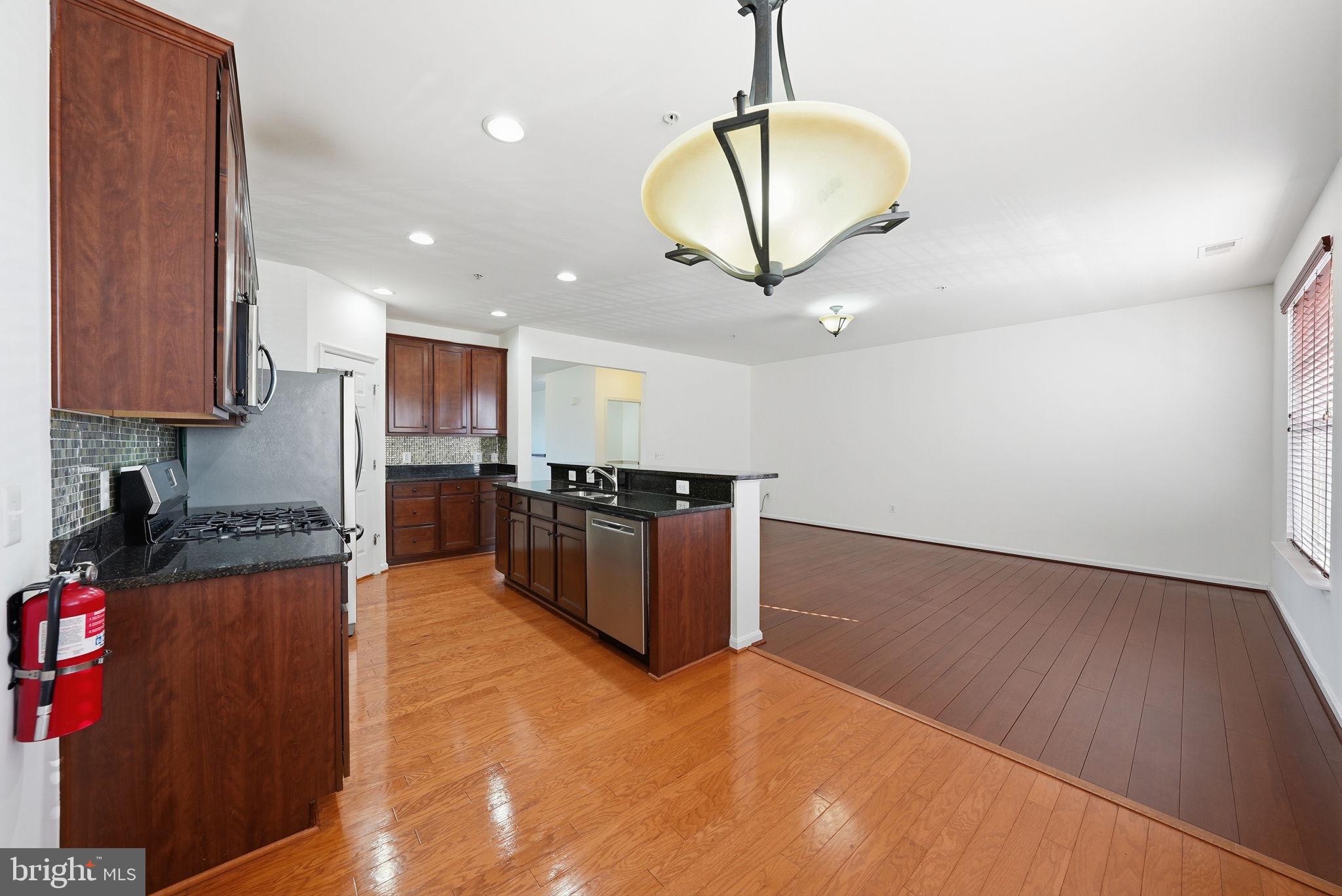 9539 Center Street Manassas, VA 20110 - Photo 17 of 40 Breakfast Area