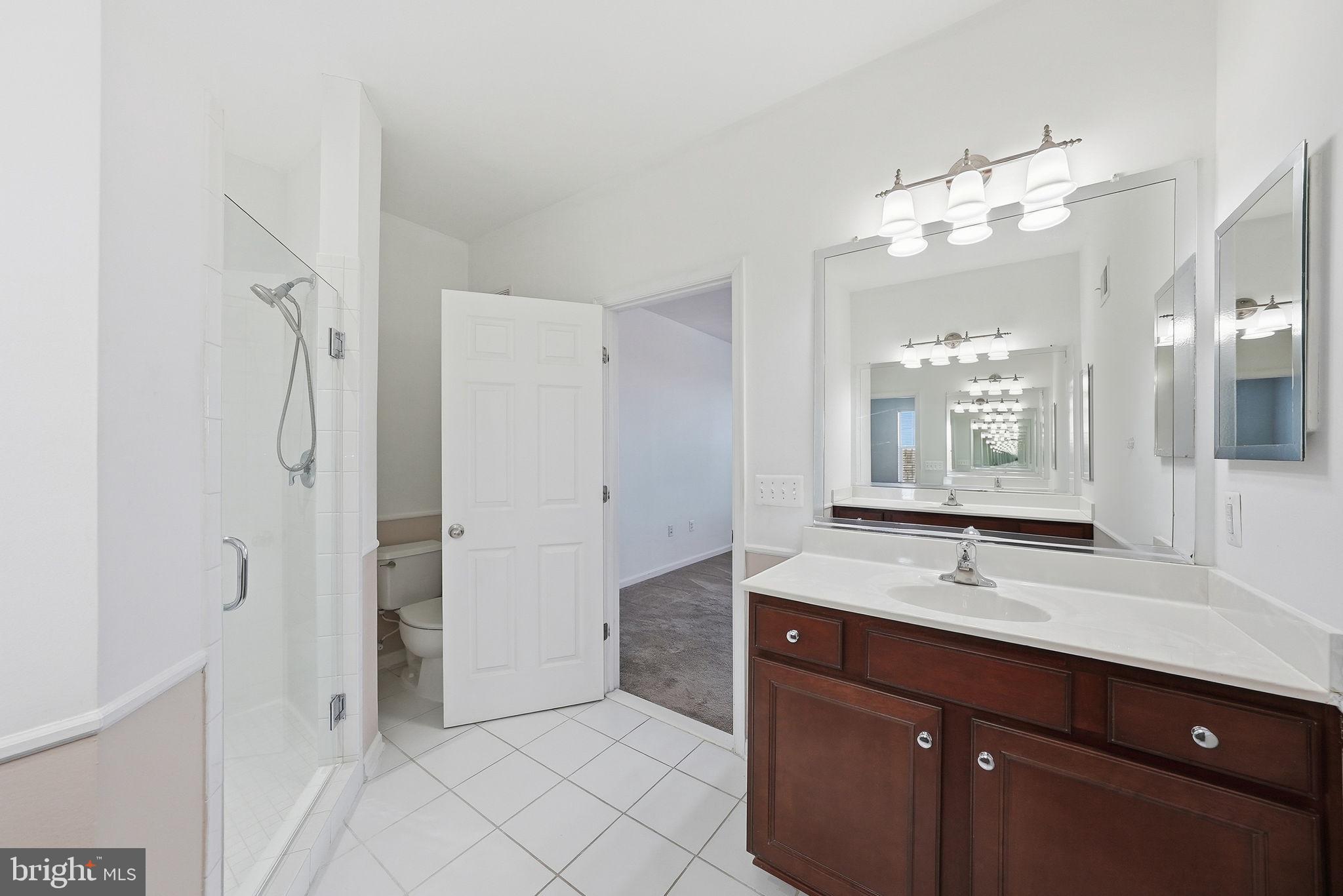 9539 Center Street Manassas, VA 20110 - Photo 28 of 40 Primary Bath