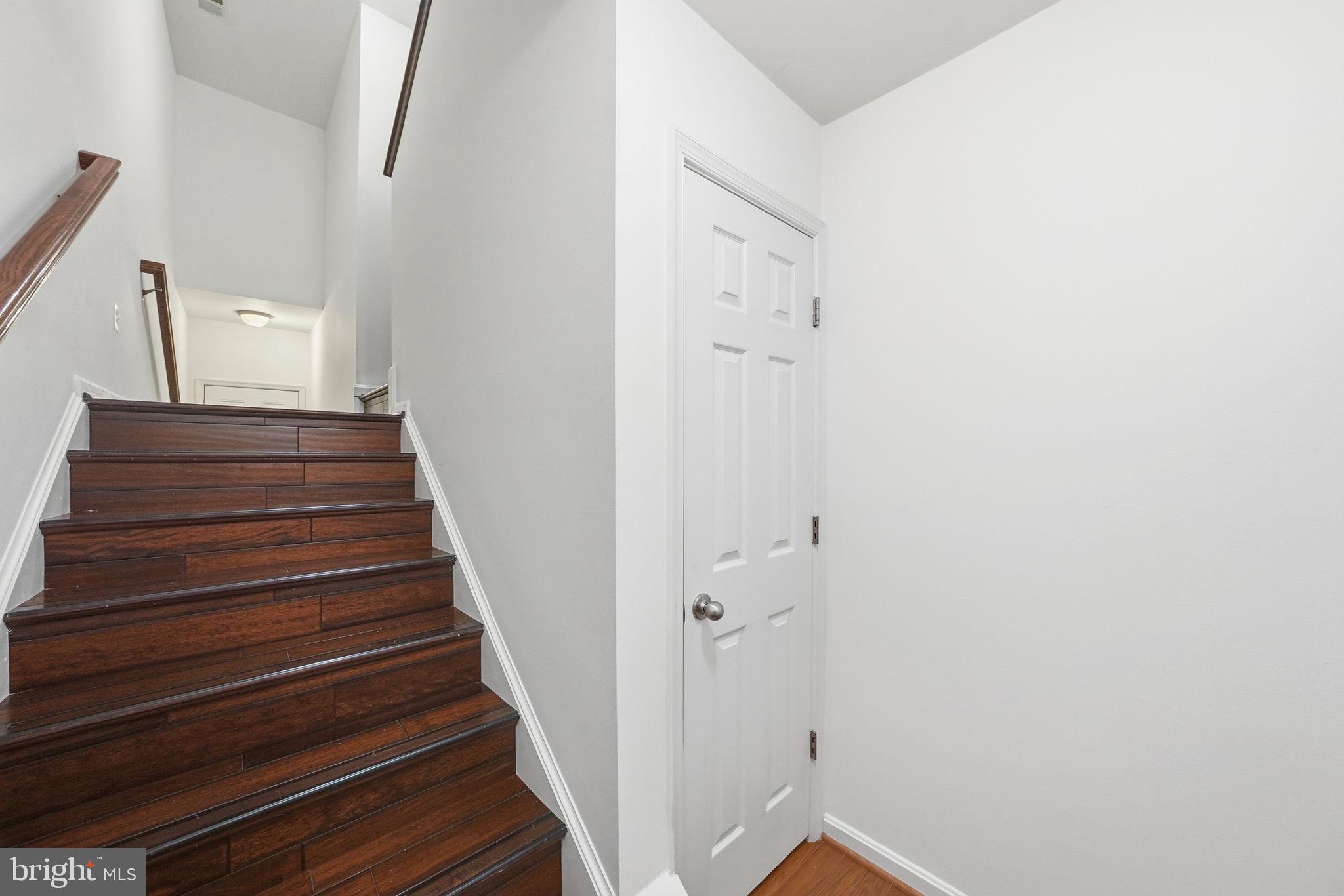9539 Center Street Manassas, VA 20110 - Photo 5 of 40 Front Foyer with Coat Closet